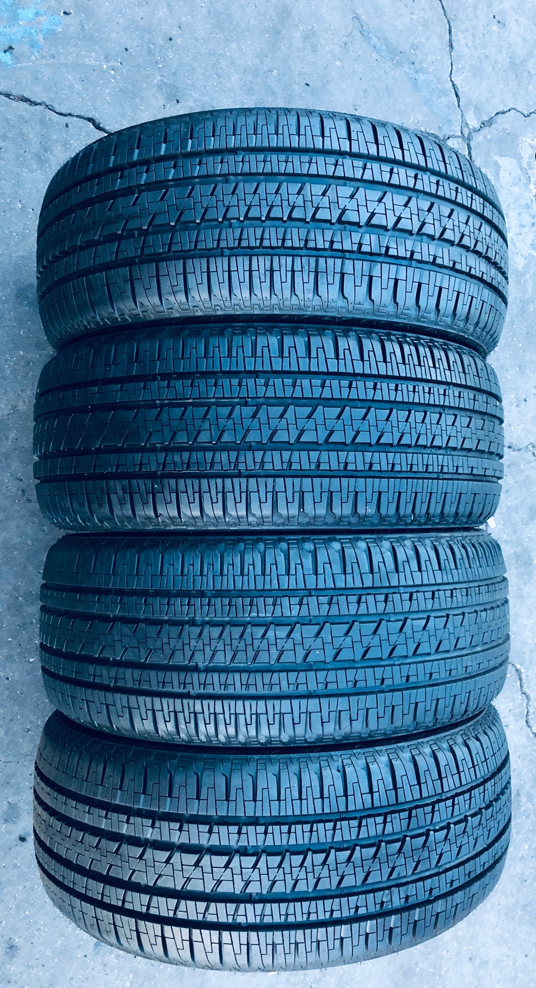 (4) 275-55-20 Bridgestone Dueler w/98% Tread Life. Local Pickup Only.