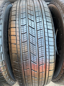 (4) 265/60R18 Michelin Primacy LTX Total Performance w/98% Tread Life. Local Pickup Only.