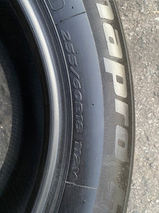 (4) 255/60R18 Hankook Dynapro HP2 Tires w/95% Tread Life. Local Pickup Only.