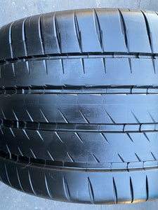 (1) 335/25ZR22 Michelin Latitude Sport 4S w/98% Tread Life. Local Pickup Only.