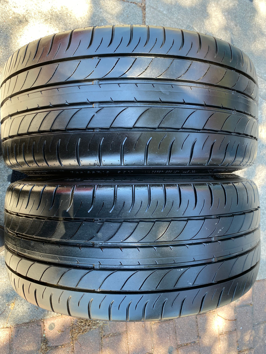 (2) 255/35R18 Dunlop SP Sport Maxx w/90% Tread Life. Local Pickup Only.