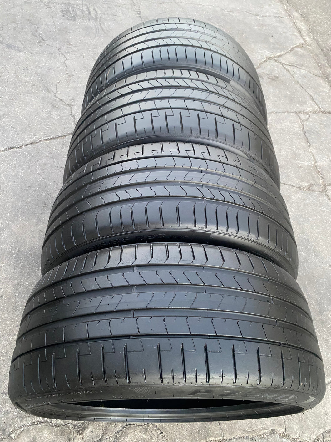 4 275-30-20 97Y Pirelli P zero (Pz4)235-35-20 92Y T1 PNCS OEM Tesla 95%Life